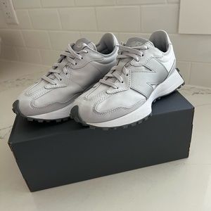 NEW new balance 327 sneakers size 5.5